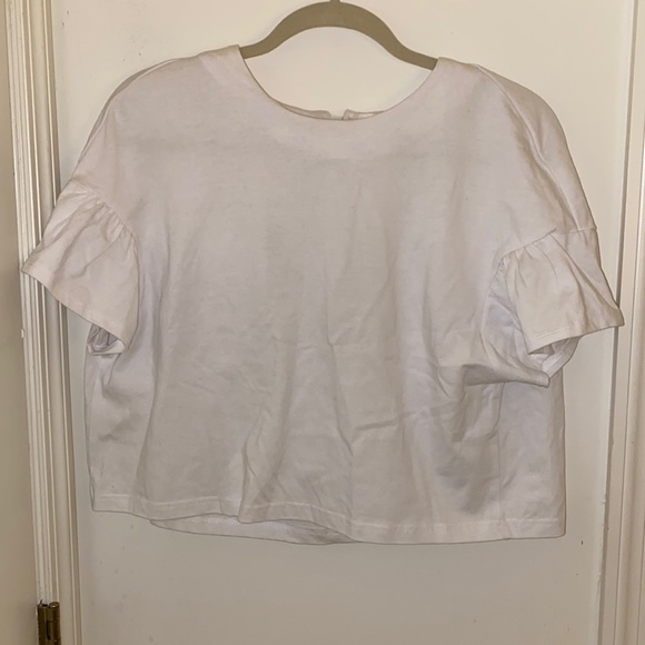 SOLD 🌻5/$15 White Boxy T Shirt with Frills - Picture 1 of 5